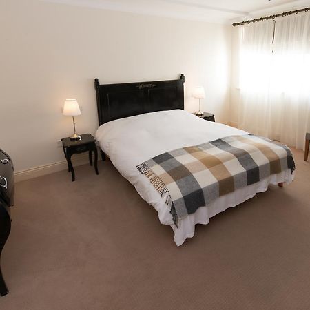 Connemara Lake Hotel Оугтерард Екстериор снимка